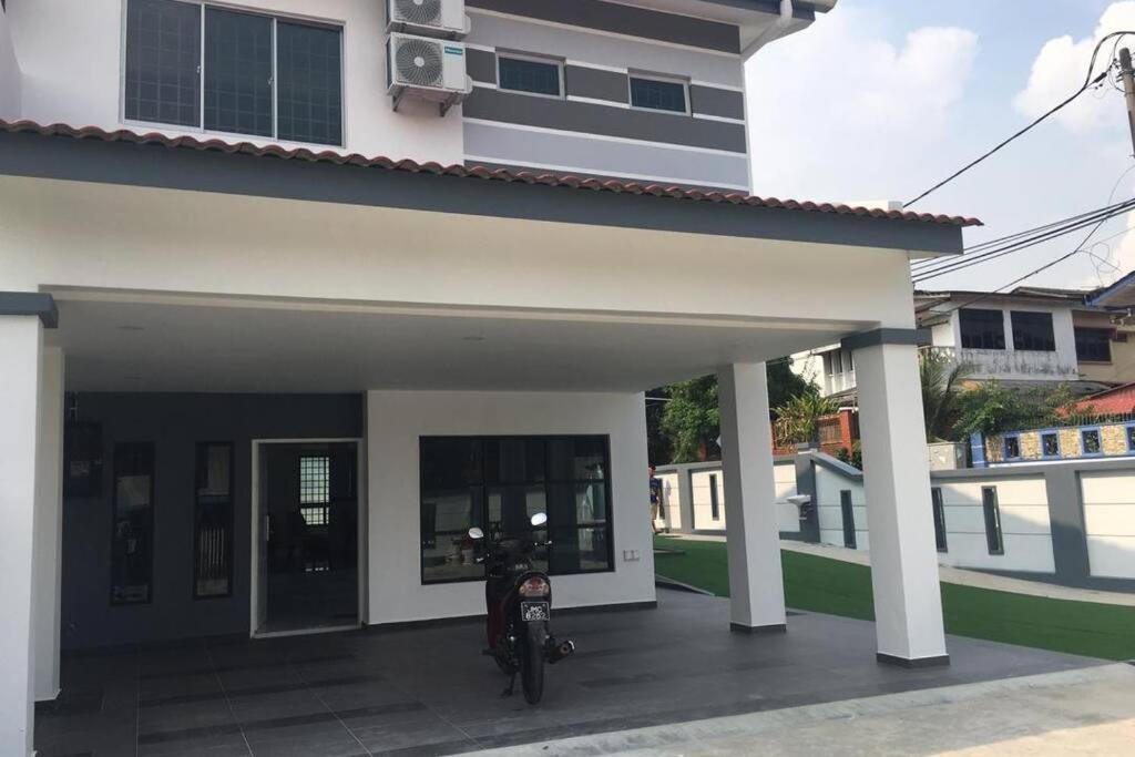 Villa 22Pax :Taman Pelangi Party House Nearby Midvelly Johor Bahru Exterior foto