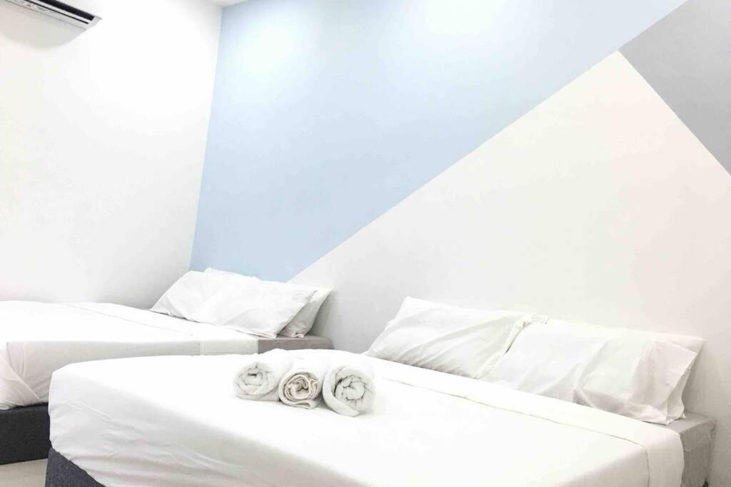 Villa 22Pax :Taman Pelangi Party House Nearby Midvelly Johor Bahru Exterior foto
